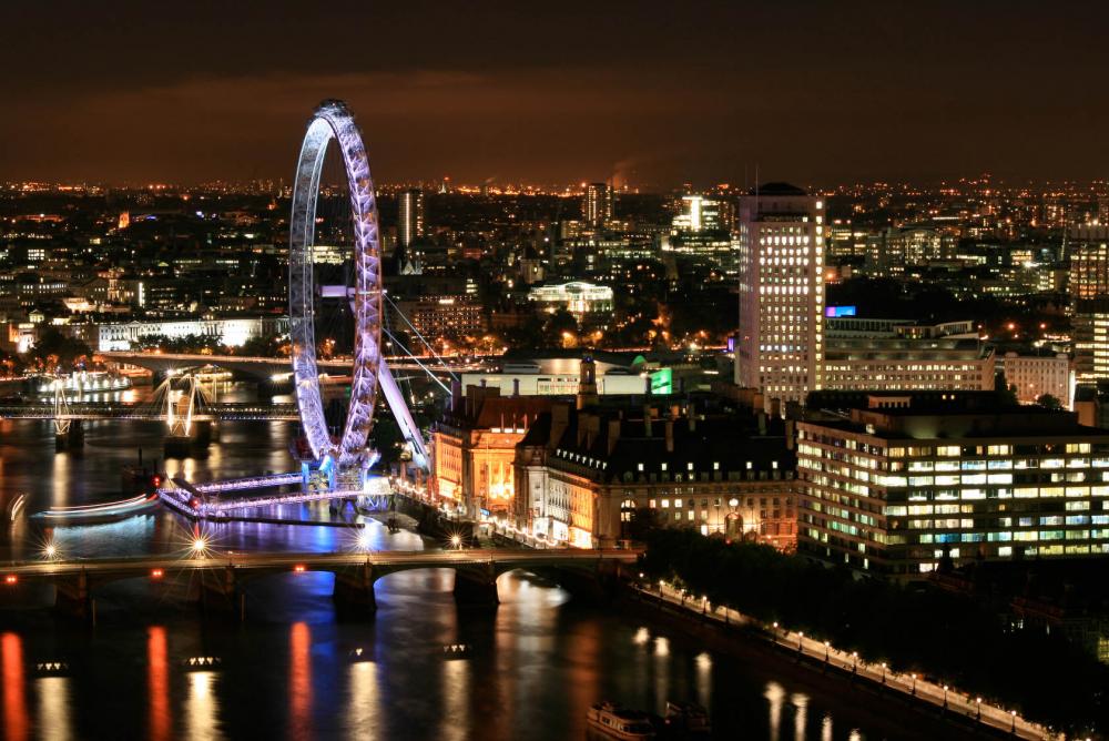 Millbank Tower panoramic view over the Thames